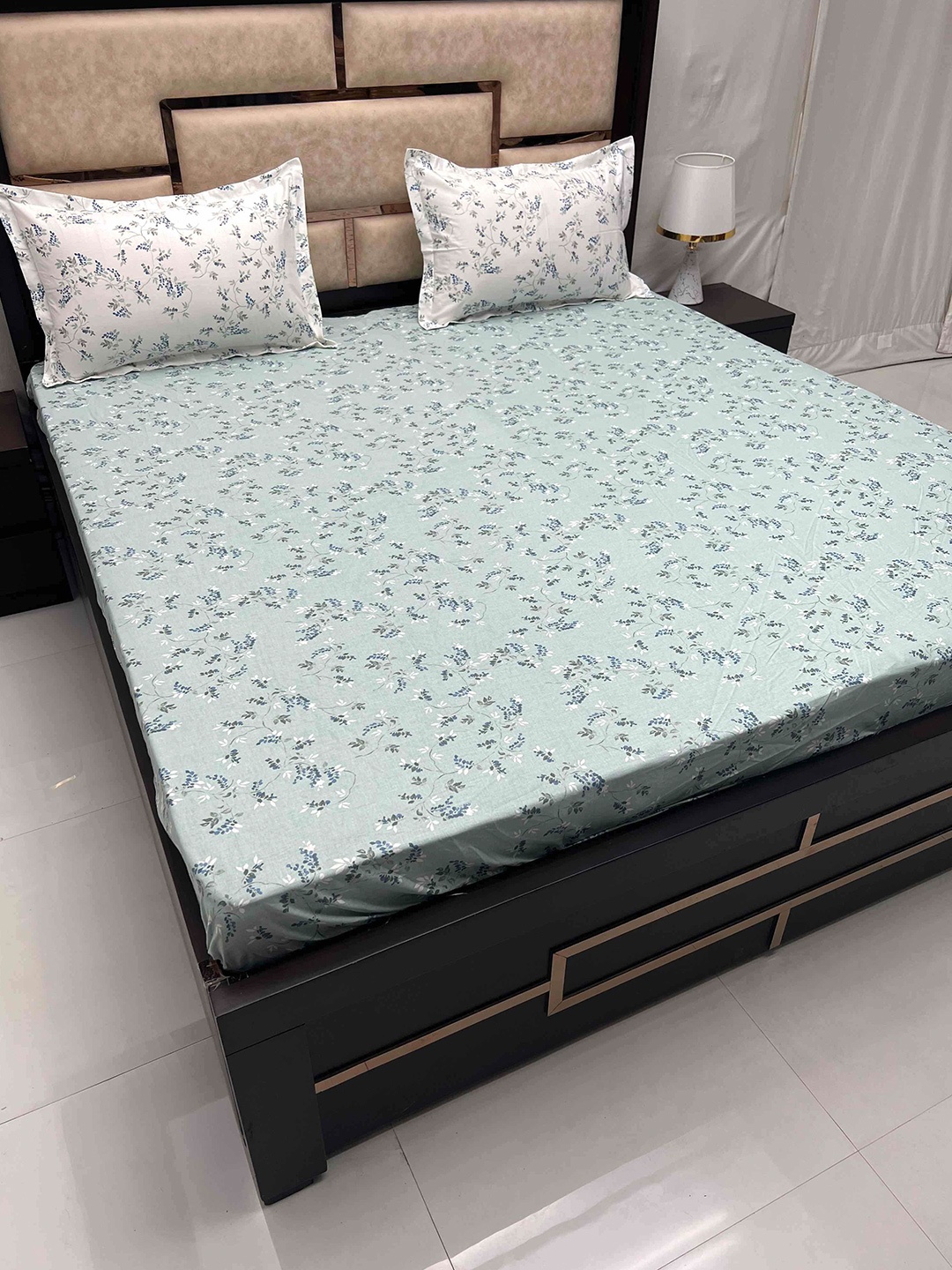 

Pure Decor Sapphire Green Floral Pure Cotton 240 TC Fitted King Bedsheet & 2 Pillow Covers