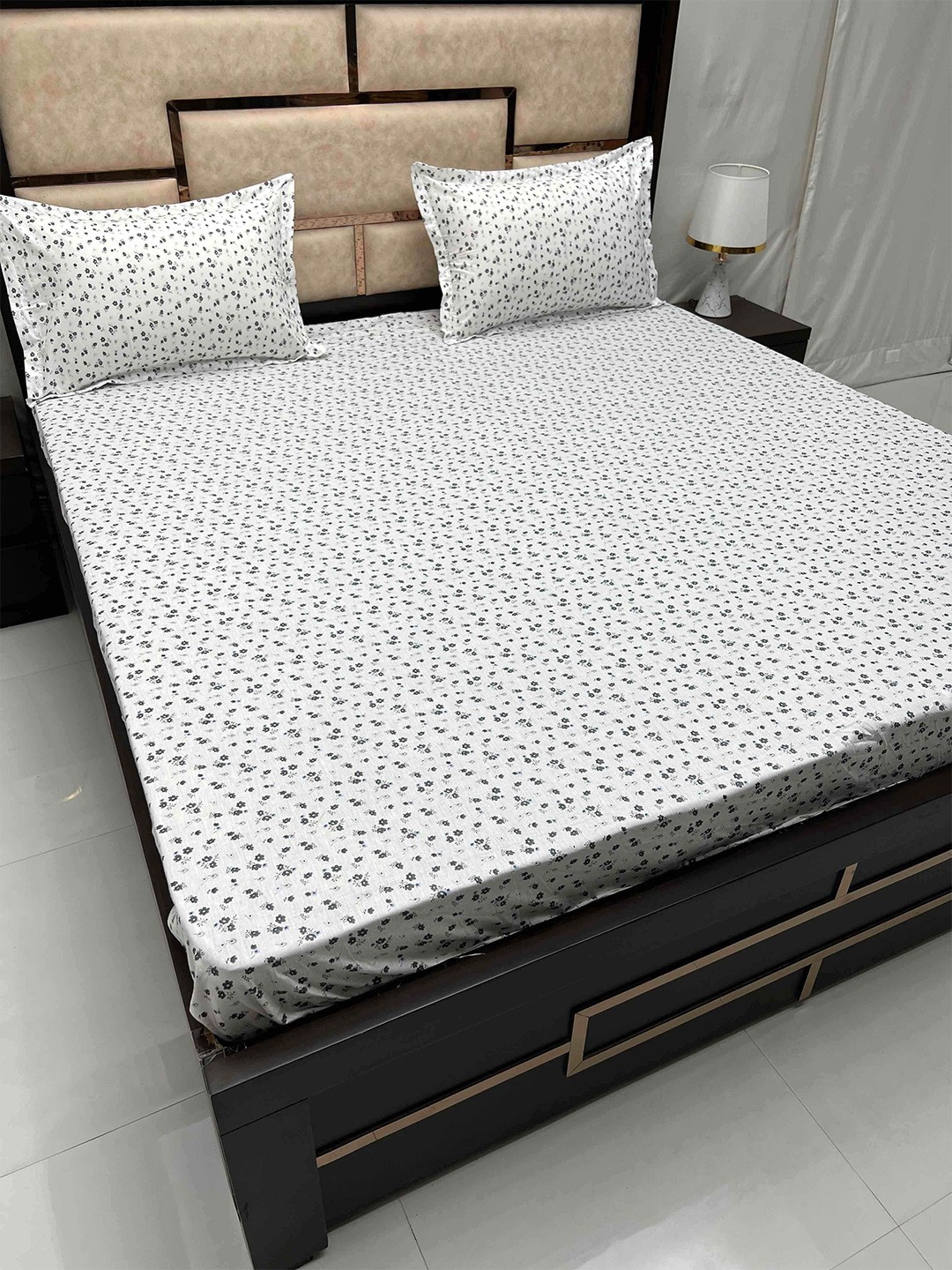 

Pure Decor Cotton King Size Fitted Double Bed Bedsheet With 2 Pillow Covers 6 X 6.3 X 1 ft, White
