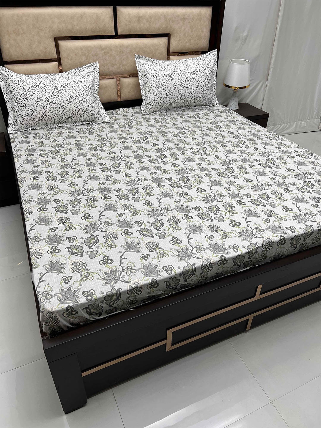 

Pure Decor Sapphire Grey Floral Pure Cotton 240 TC King Bedsheet With 2 Pillow Covers