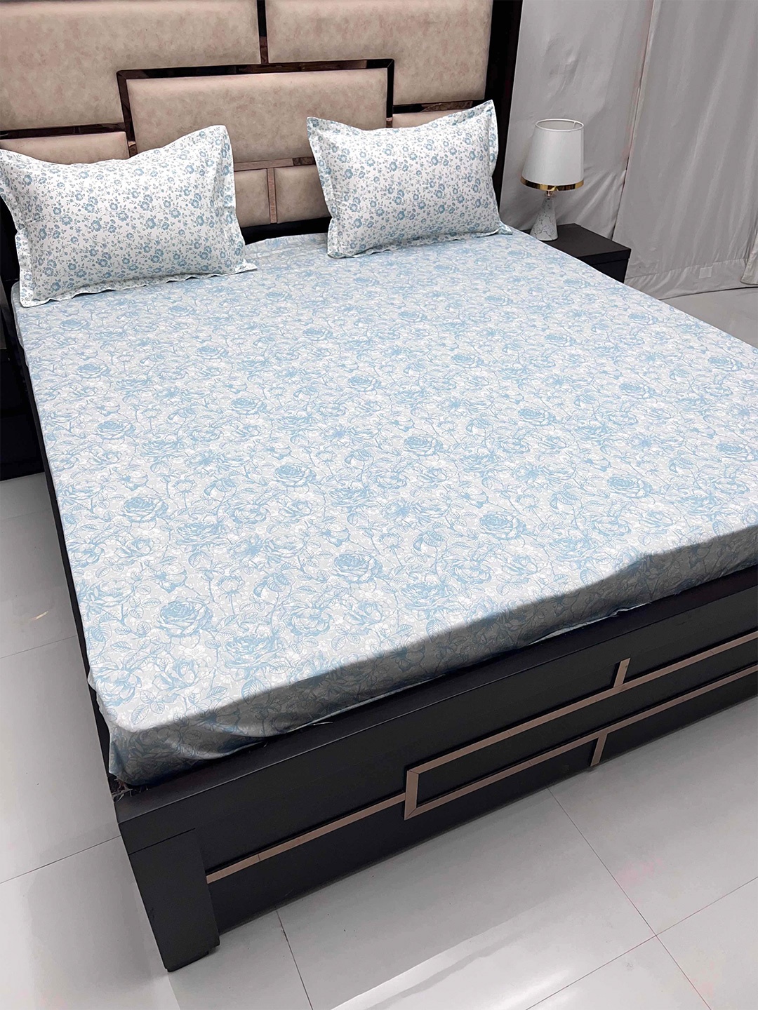 

Pure Decor Sapphire Blue Floral Pure Cotton 240 TC Fitted King Bedsheet & Pillow Covers