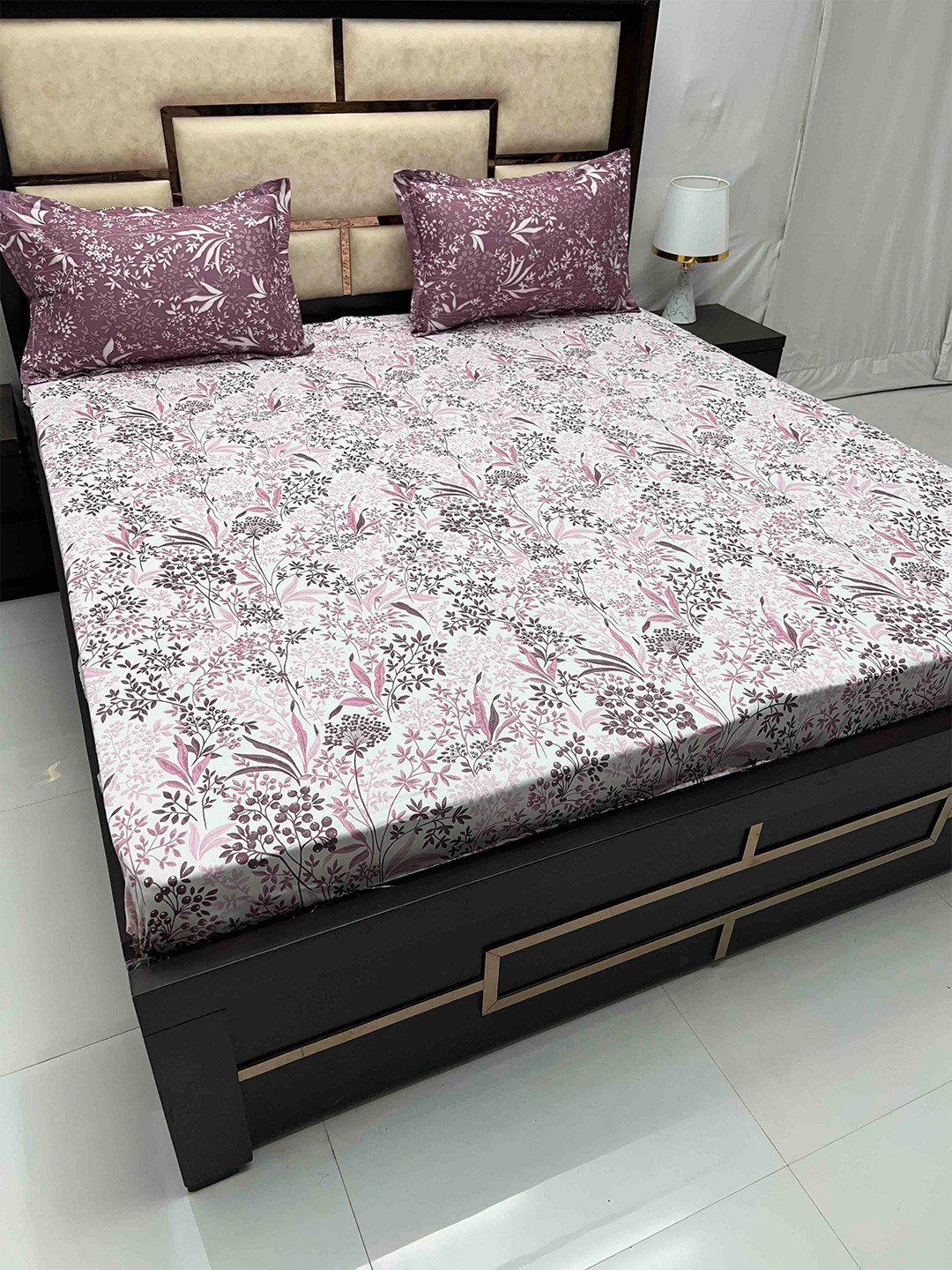 

Pure Decor Sapphire Purple Printed Cotton Fitted King Bedsheet with 2 Pillow Covers