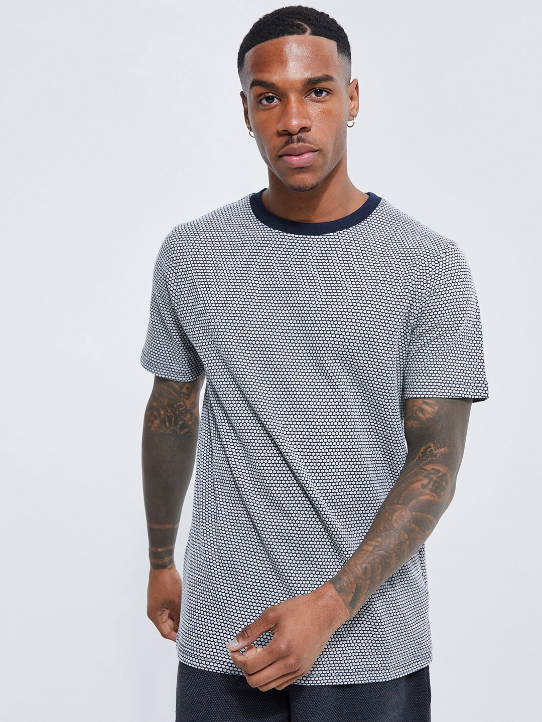 

boohooMAN Slim Fit Self Design T-shirt, White
