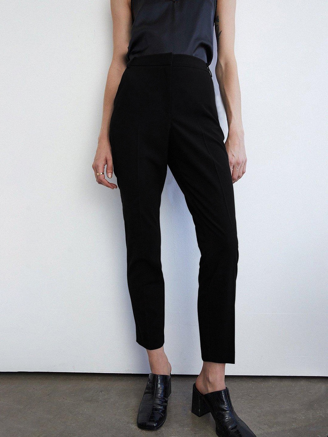 

WAREHOUSE Women Slim Fit Cropped Trousers, Black