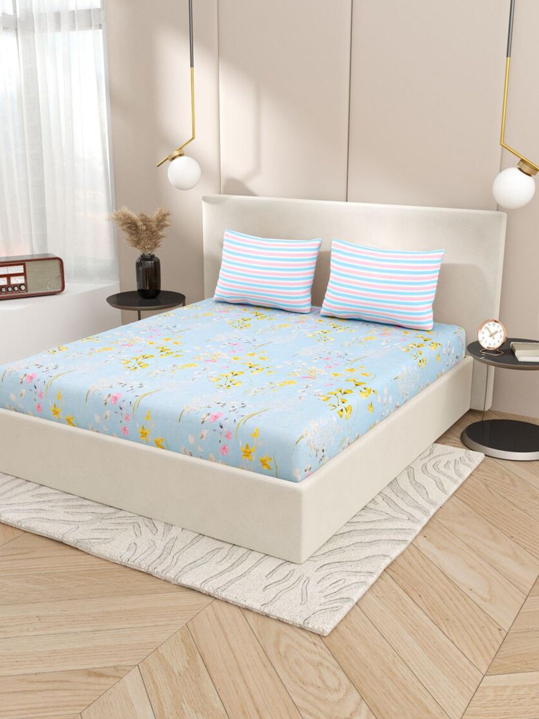 

EasyGoods Atlanta05 Blue & Yellow Printed 250 TC King Bedsheet with 2 Pillow Covers