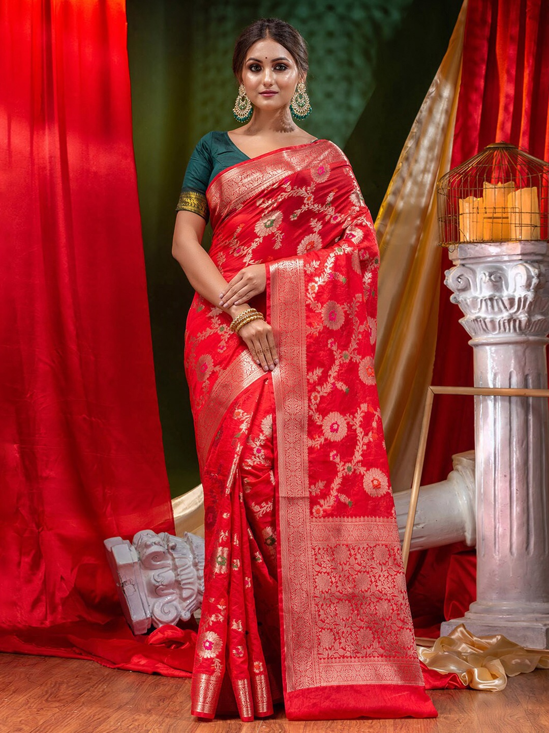 

HOUSE OF BEGUM Woven Design Zari Pure Georgette Saree, Red