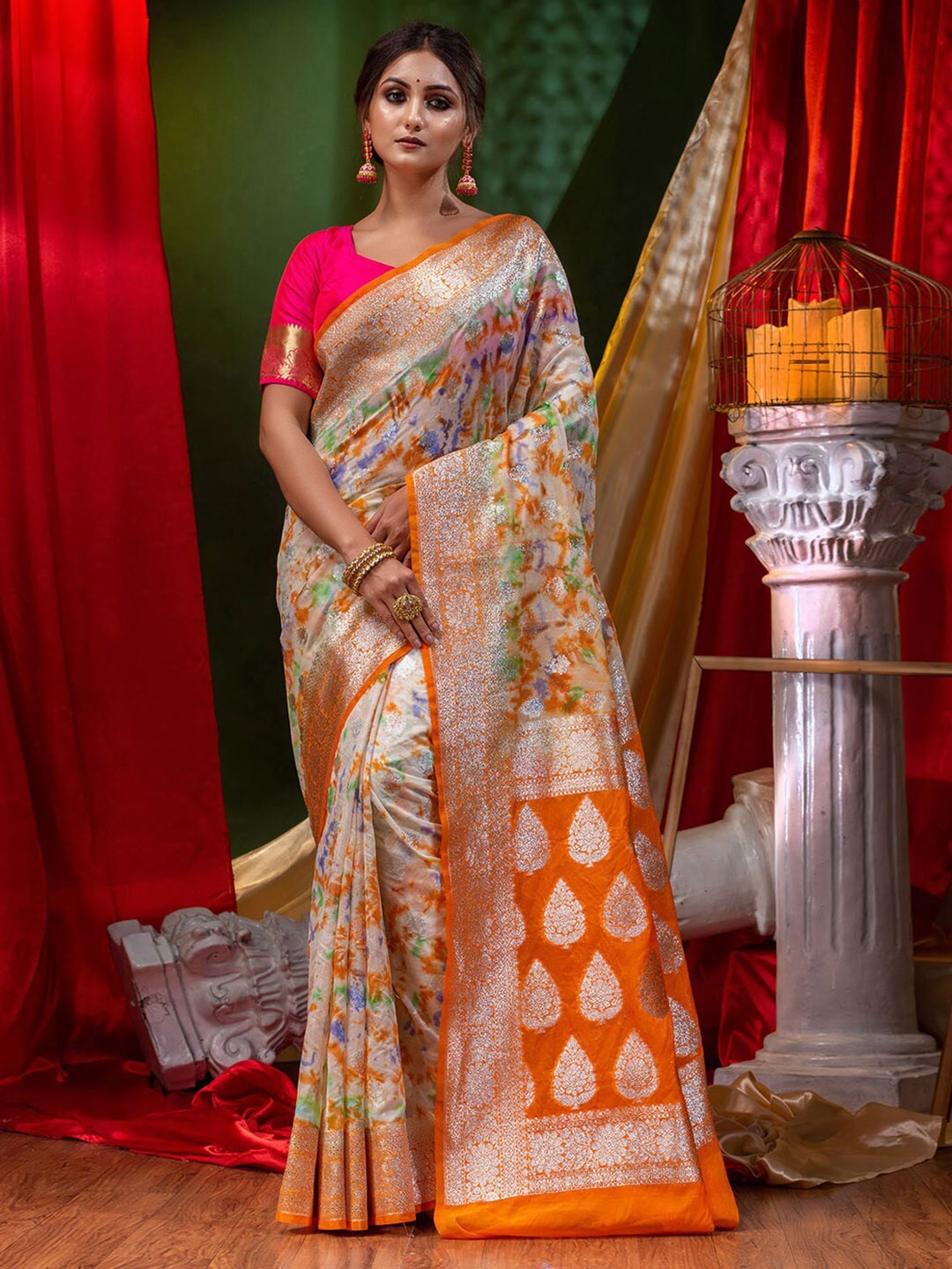 

HOUSE OF BEGUM Woven Design Zari Silk Blend Banarasi Saree, Orange