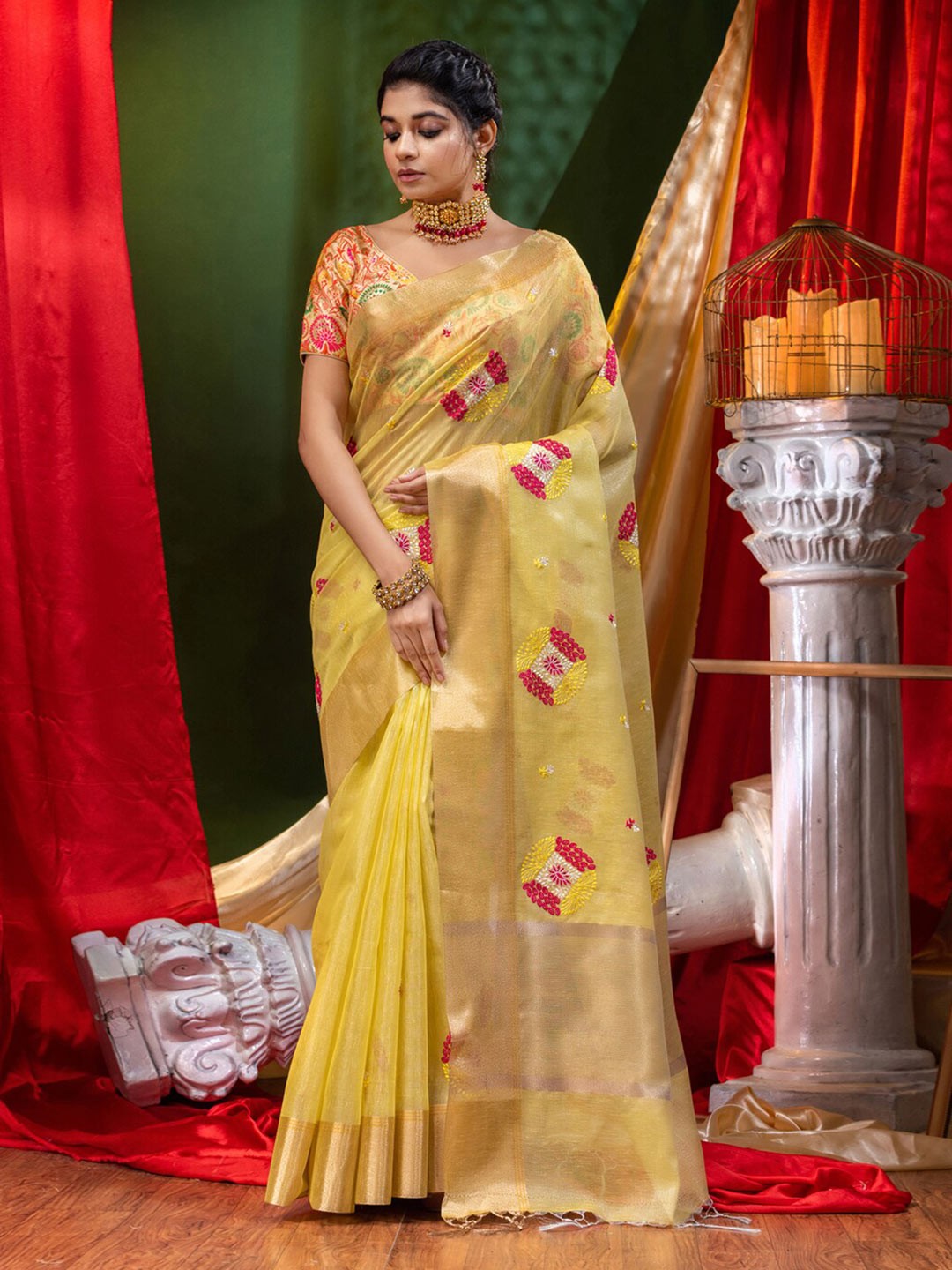 

HOUSE OF BEGUM Floral Embroidered Zari Banarasi Saree, Yellow