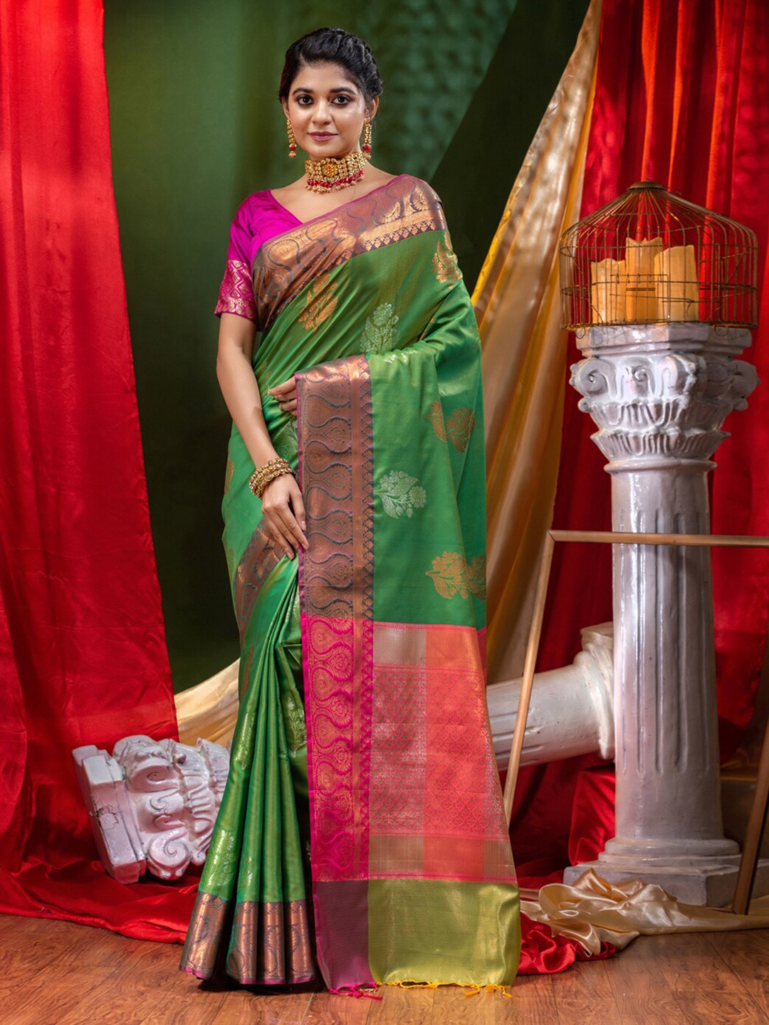 

HOUSE OF BEGUM Ethnic Motifs Woven Design Zari Banarasi Saree, Green