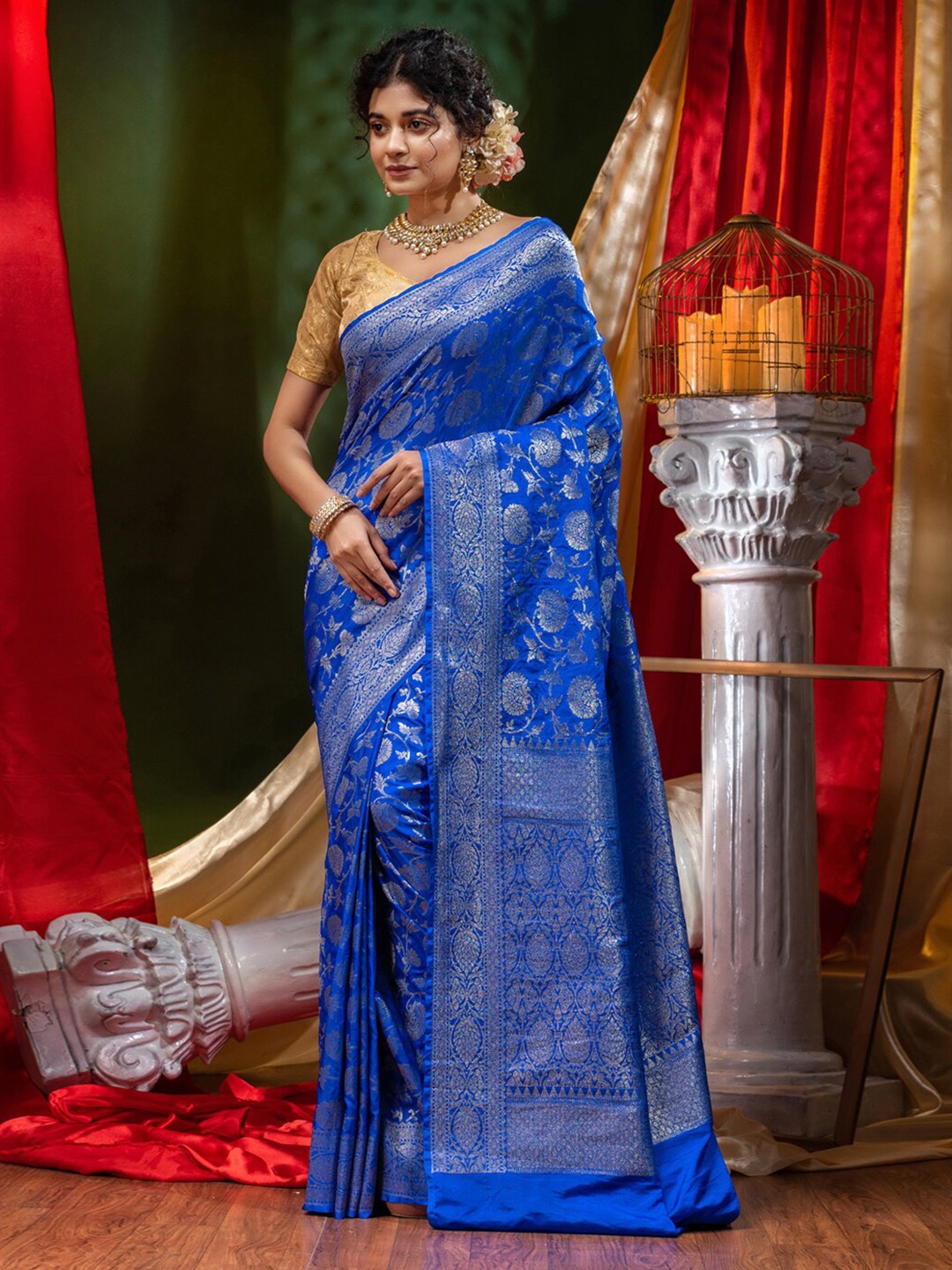 

HOUSE OF BEGUM Floral Woven Design Zari Saree, Blue