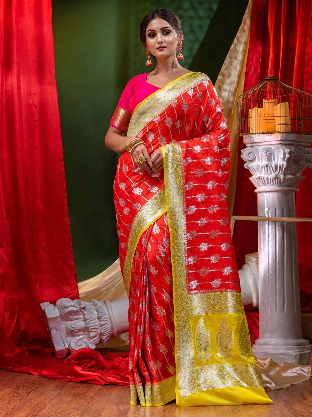 

HOUSE OF BEGUM Ethnic Motifs Woven Design Zari Banarasi Saree, Red