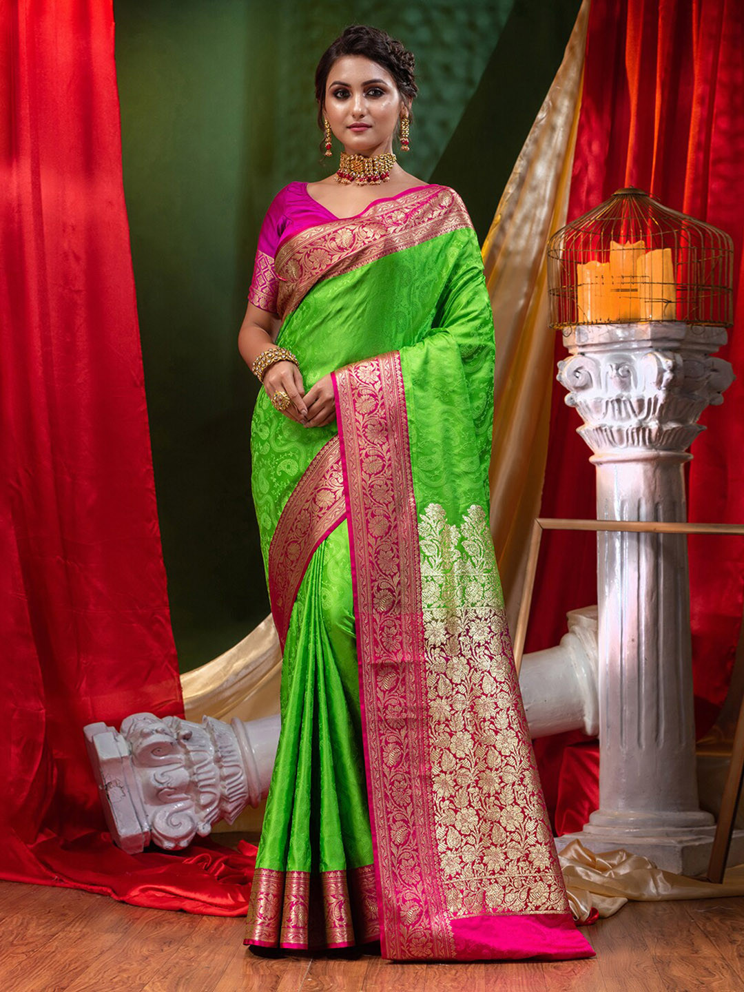 

HOUSE OF BEGUM Paisley Woven Design Zari Banarasi Saree, Green