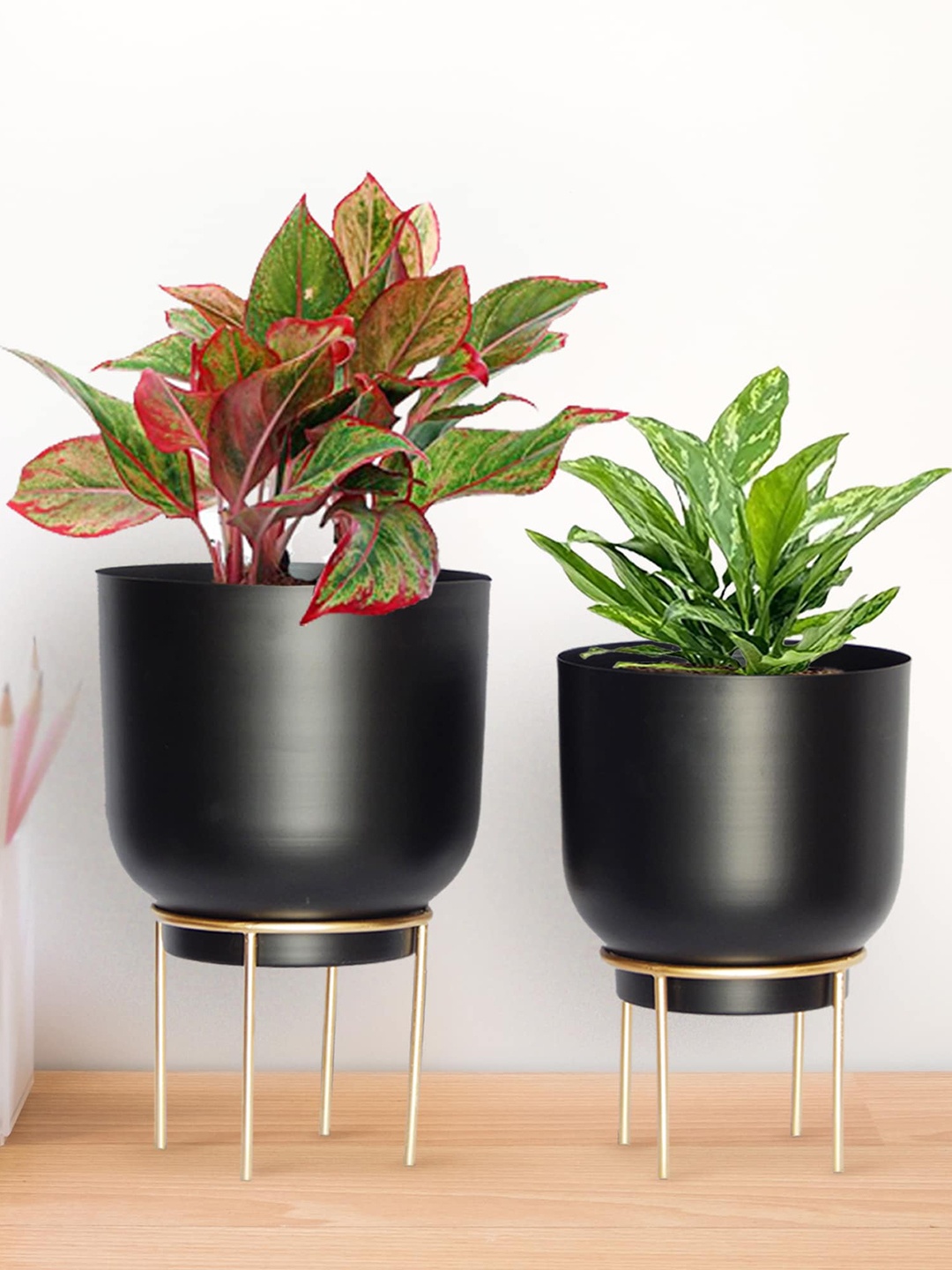 

ecofynd Eva Black 2 Pieces Metal Planter with Stand