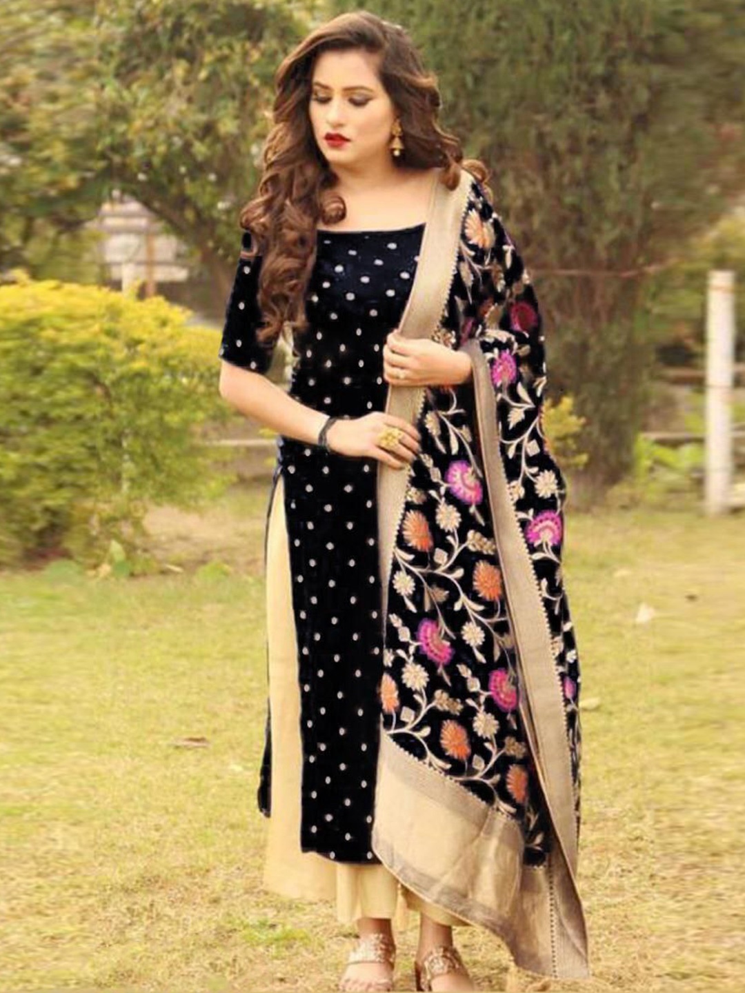 

Sidhidata Ethnic Motifs Woven Design Zari Unstitched Dress Material, Black