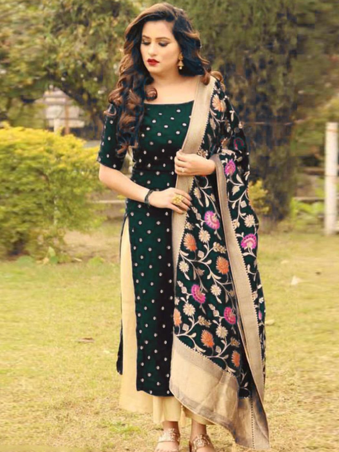 

Sidhidata Ethnic Motifs Woven Design Zari Unstitched Dress Material, Green