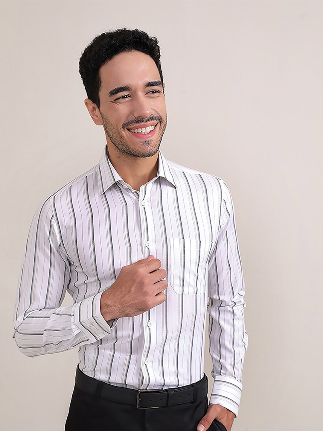 

LOUIS STITCH Vertical Stripes Comfort Regular Fit Cotton Formal Shirt, White