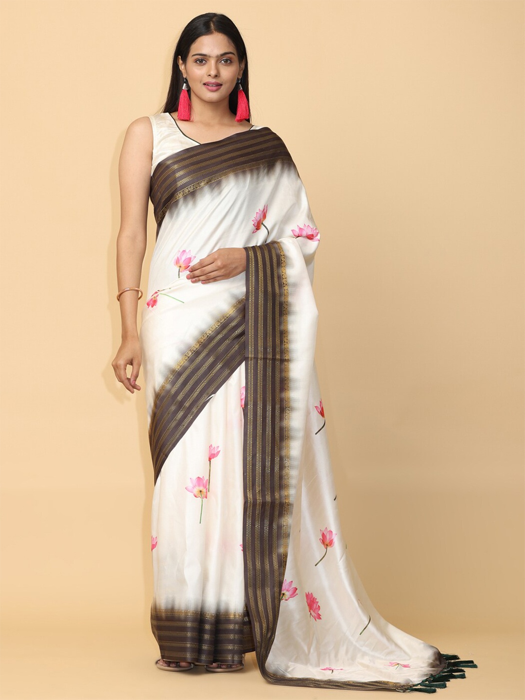 

VASTRANAND Floral Printed Zari Saree, Brown
