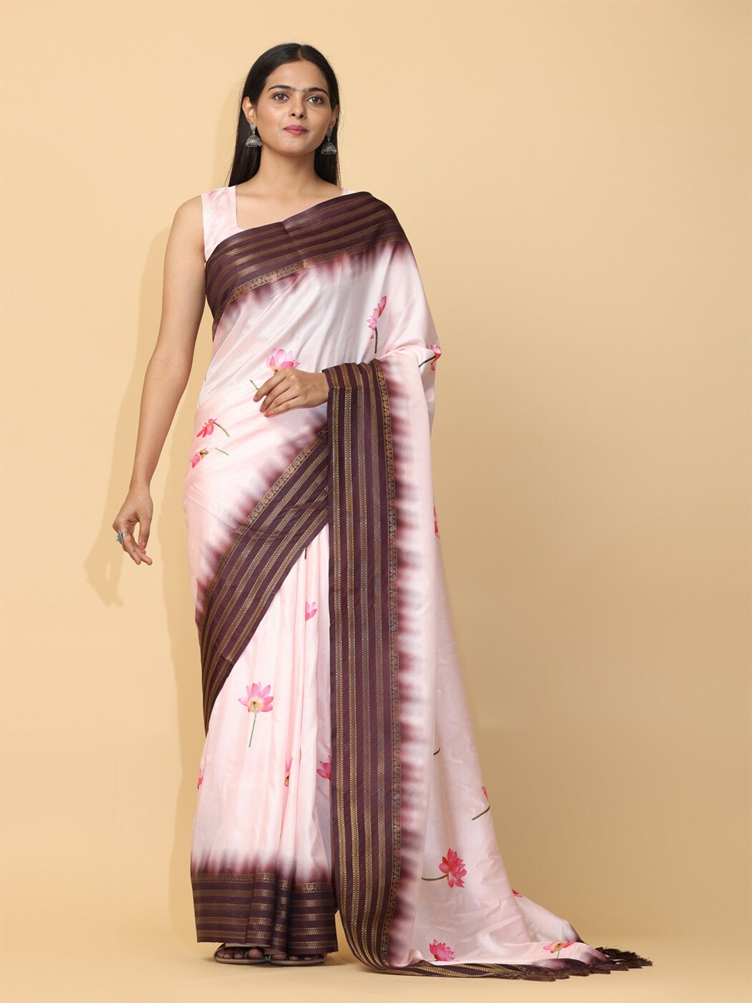 

VASTRANAND Floral Printed Zari Saree, Pink