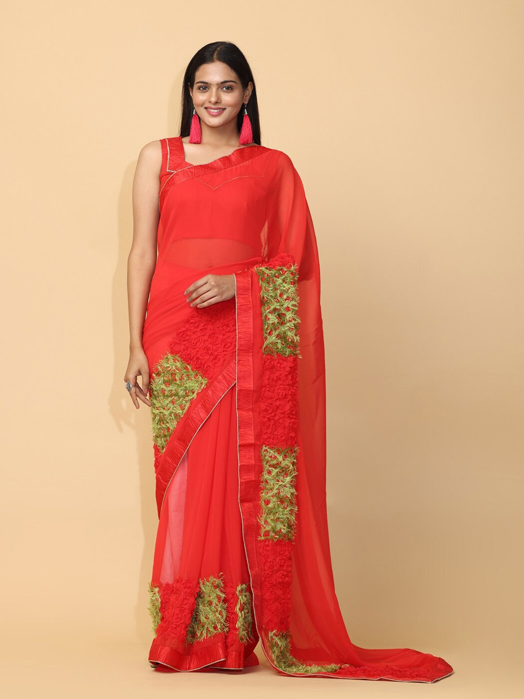 VASTRANAND Floral Embroidered Saree, Red