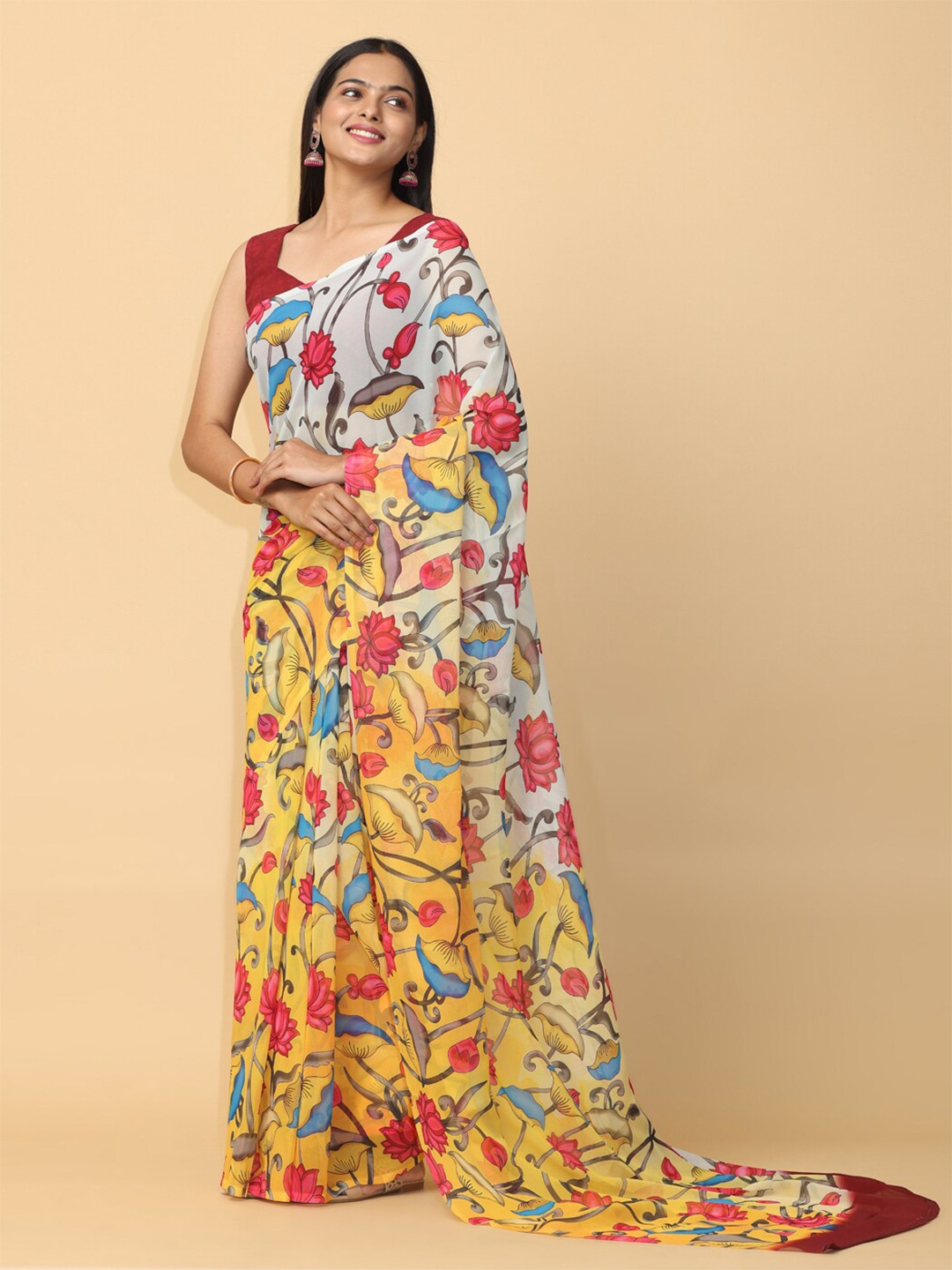 

VASTRANAND Floral Printed Saree, Yellow
