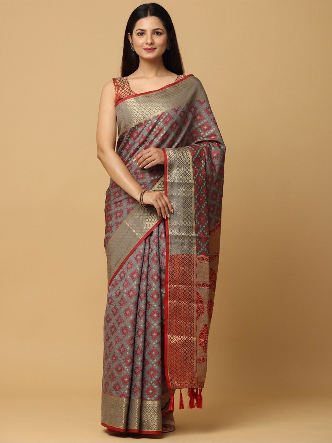 

VASTRANAND Woven Design Zari Silk Blend Banarasi Saree, Gold