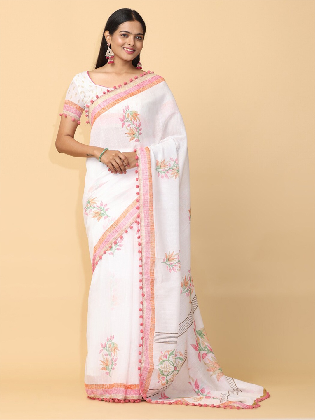 

VASTRANAND Ethnic Motifs Printed Saree, White