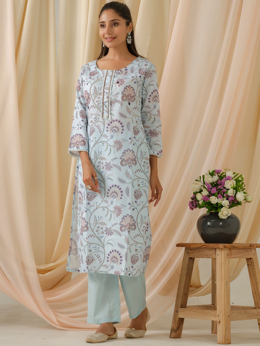 

Sangria Floral-Printed Cotton Straight Kurta With Trouser, Sea green