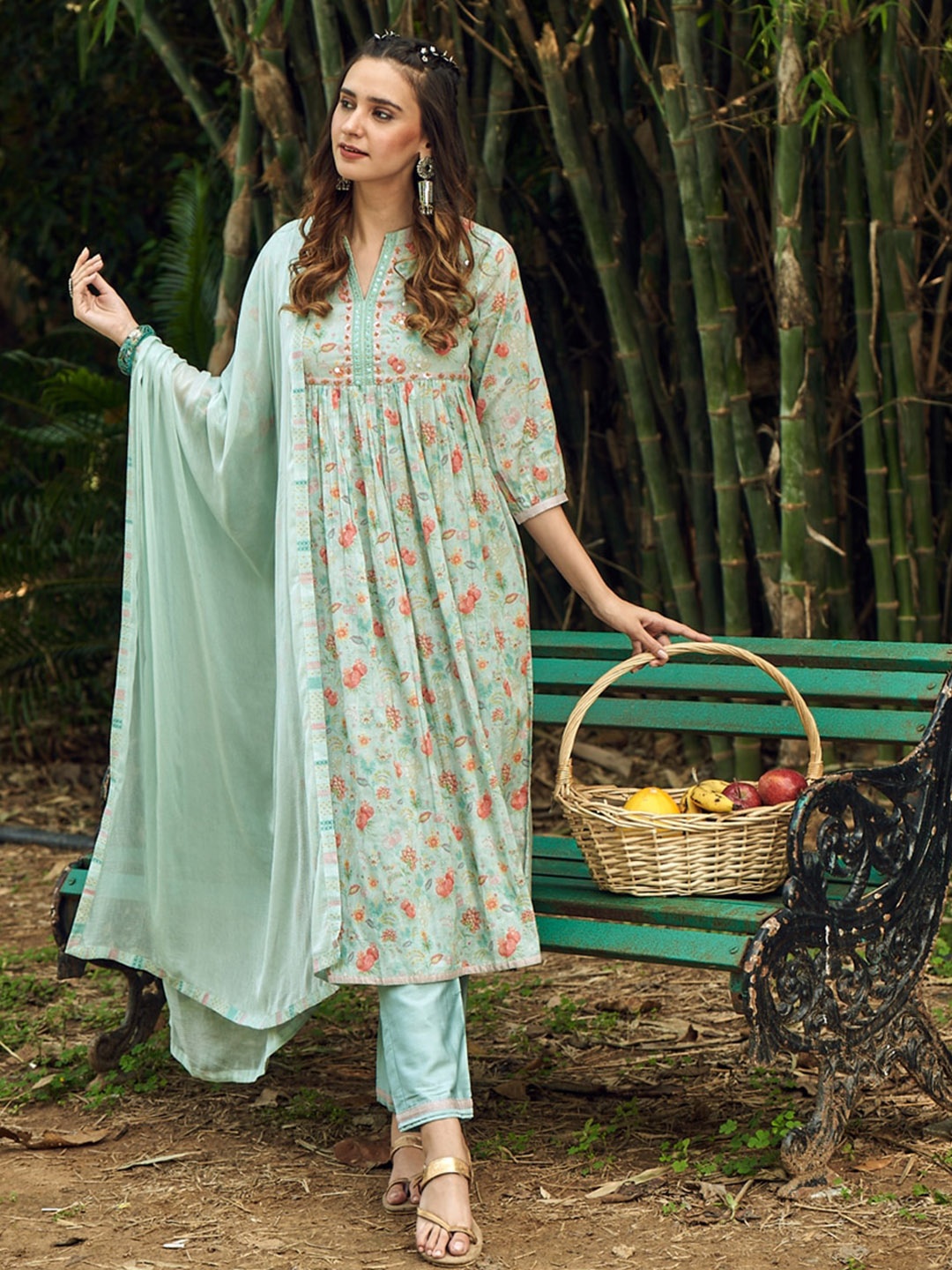 

Sangria Floral Embroidered Sequinned Mandarin Collar Pure Cotton A Line Kurta Set, Green