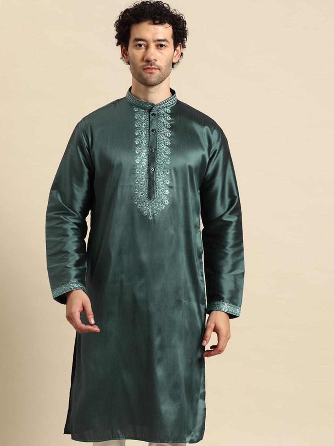 

MANQ Embroidered Mandarin Collar Regular Kurta, Teal