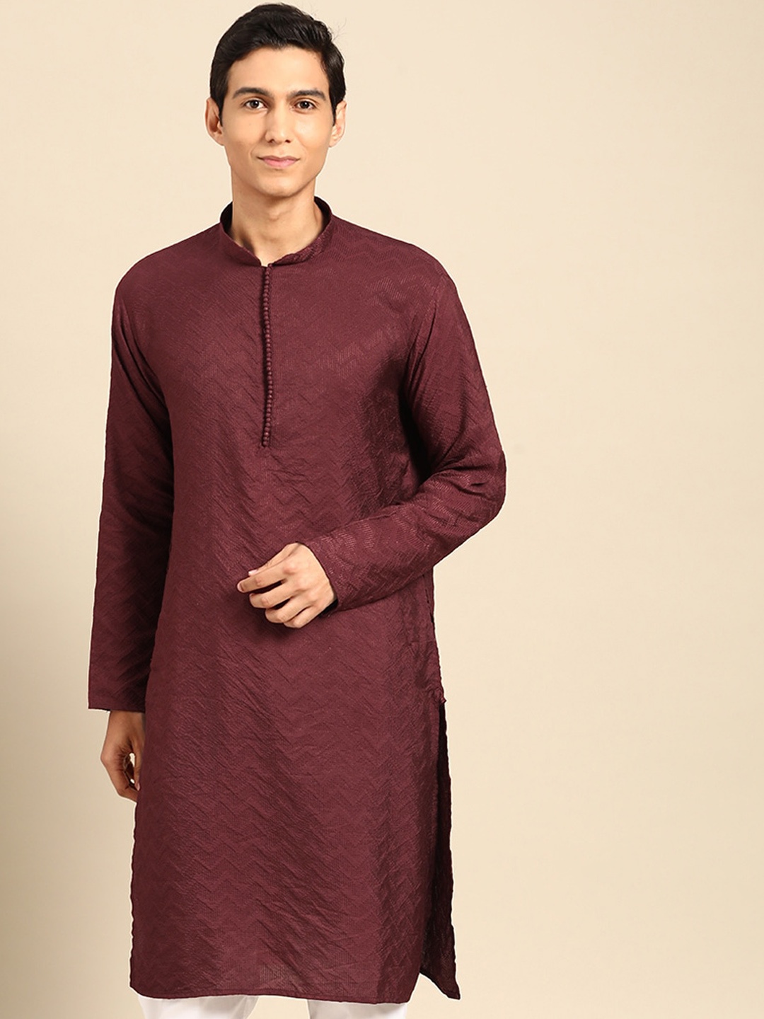 

MANQ Geometric Embroidered Mandarin Collar Straight Kurta, Maroon
