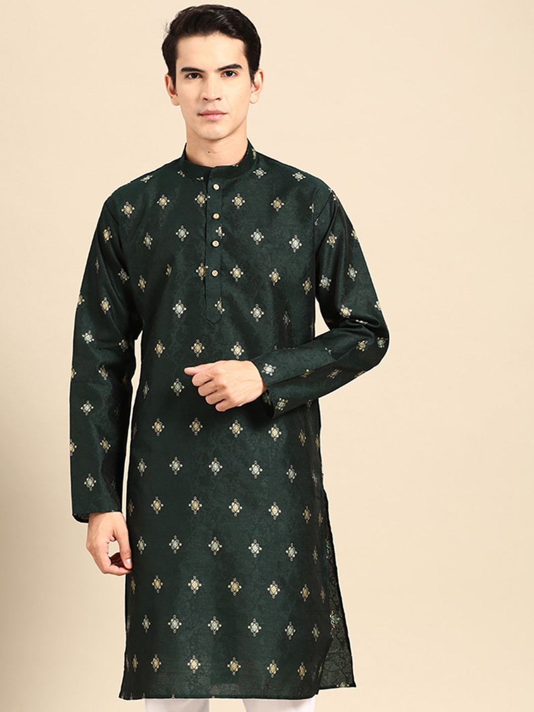 

MANQ Geometric Embroidered Mandarin Collar Straight Kurta, Green