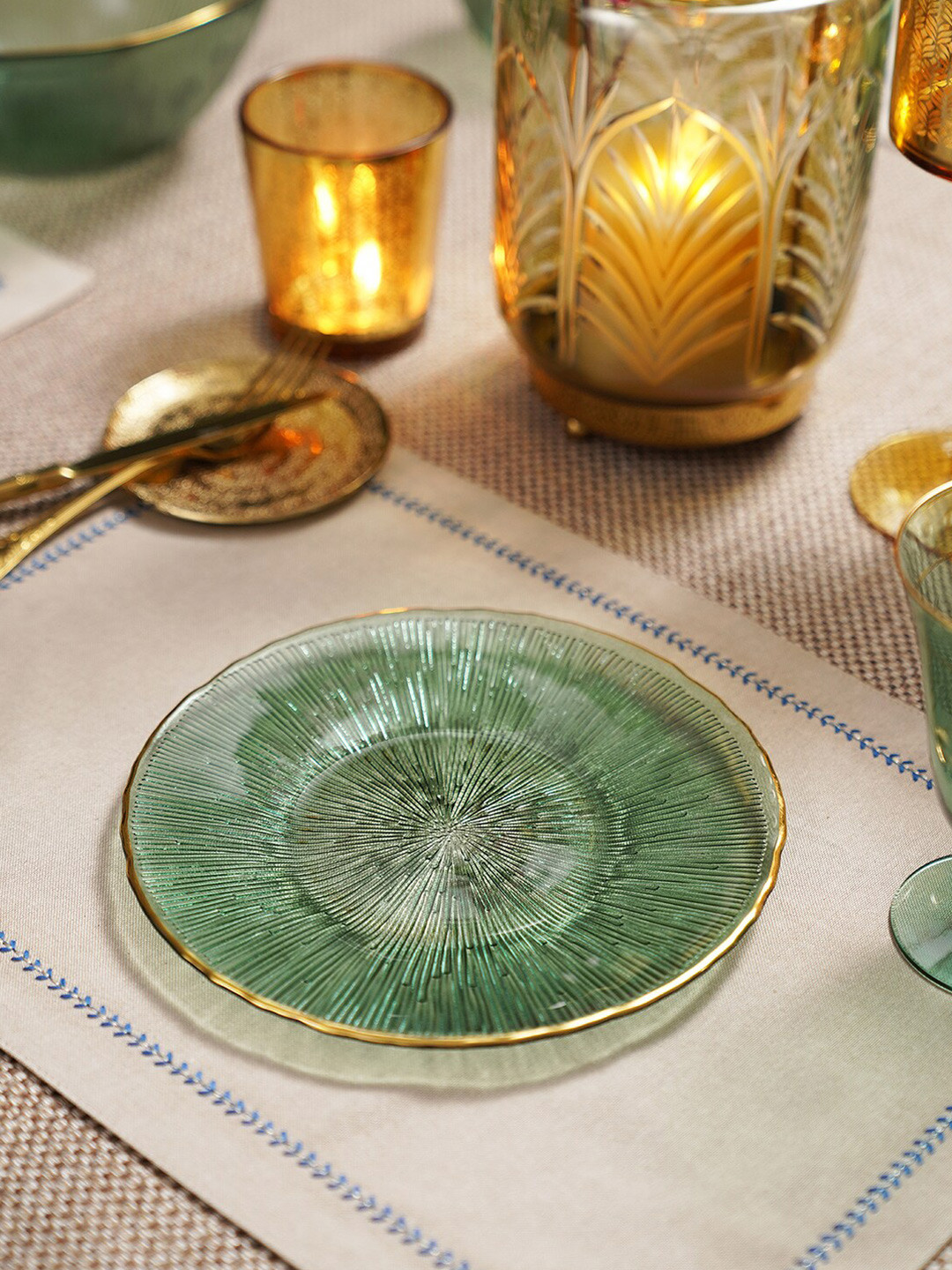 

Pure Home and Living 2 Pieces Green Textured Glass Glossy Dessert Plates