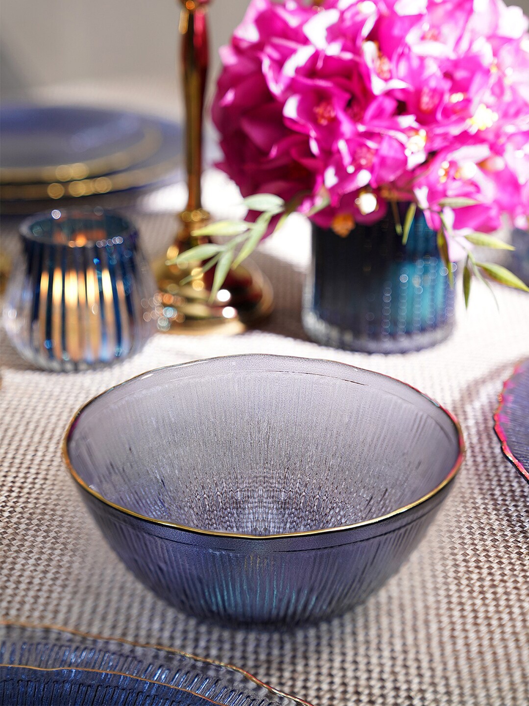 

Pure Home and Living 2 Pieces Blue Textured Glass Bowls