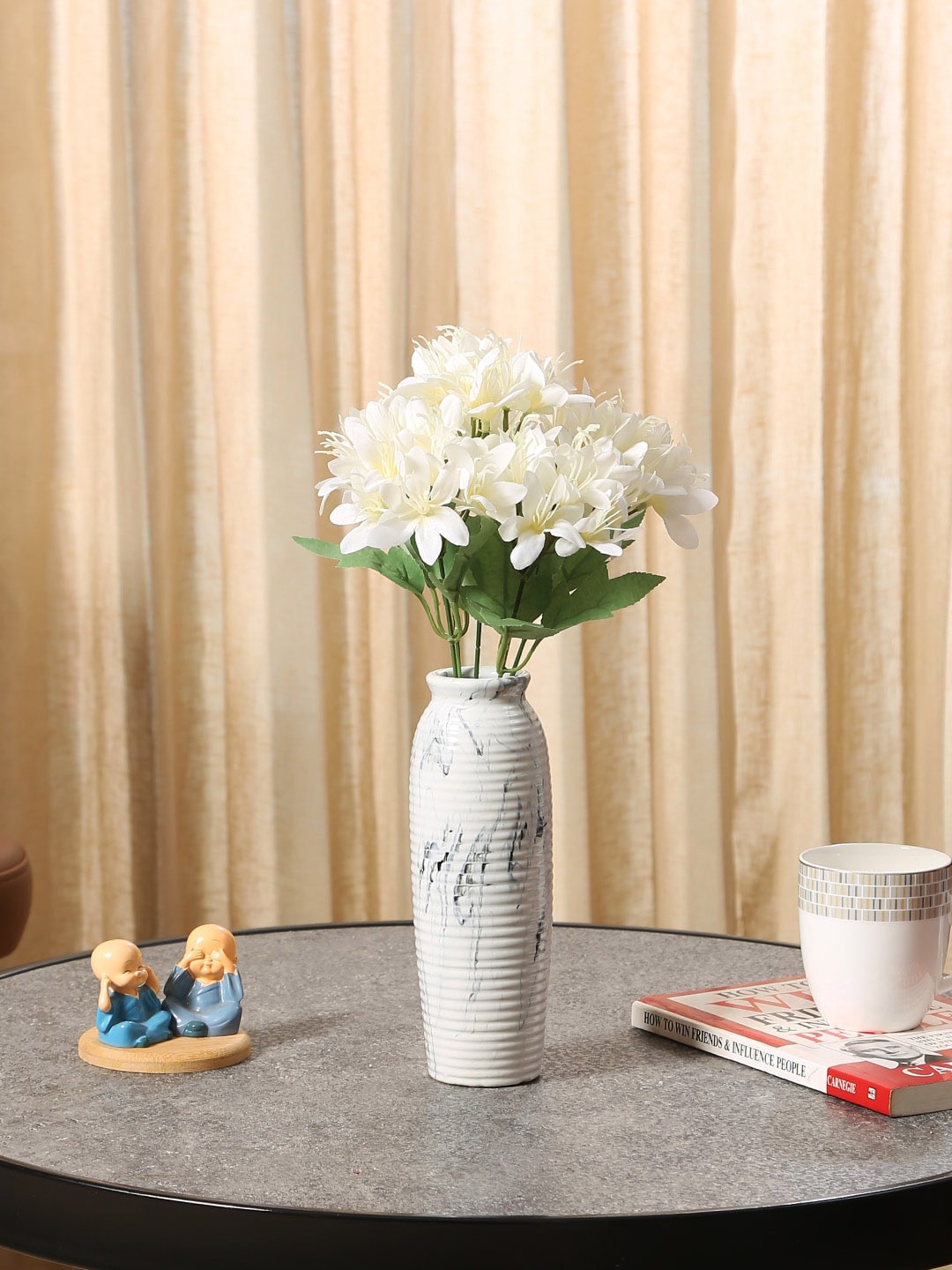 

Fourwalls White & Green Flower Bunch with 5 branches