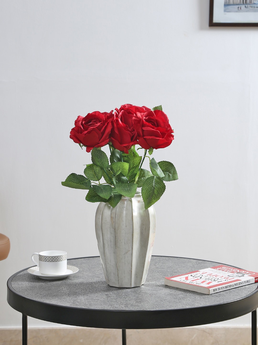 

Fourwalls Red & Green Rose Flower Bunch With 5 branches