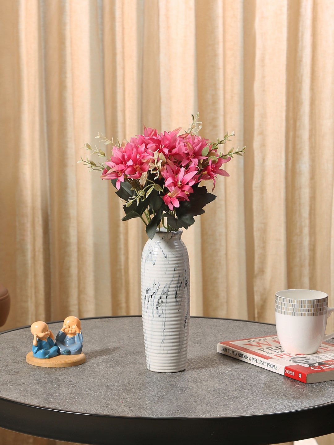 

Fourwalls Pink & Green Daisy Flower Bunch With 5 branches