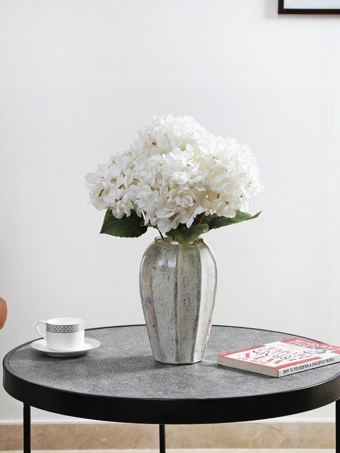 

Fourwalls White Hydrangea Flower Bunch with 5 Branches