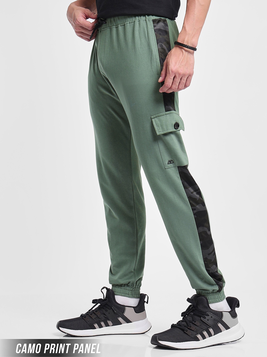 

Beyoung Men Camouflage Print Knitted Cotton Mid Rise Joggers, Green