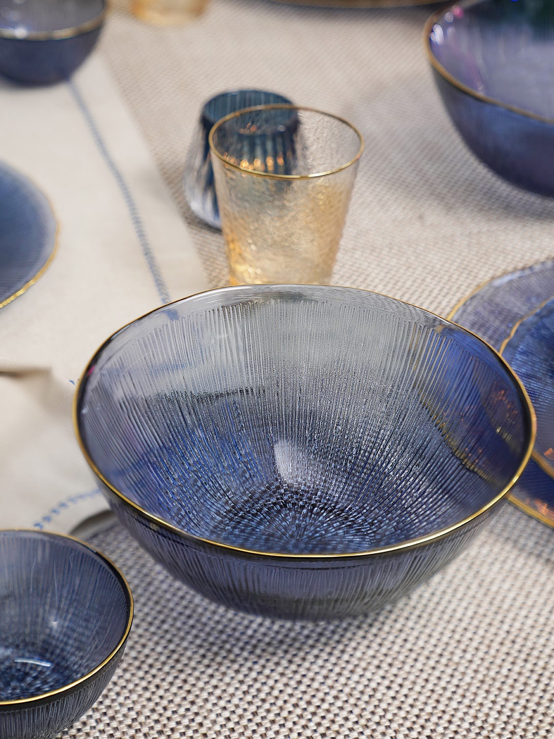 

Pure Home and Living Blue Radial Glass Serving Bowl