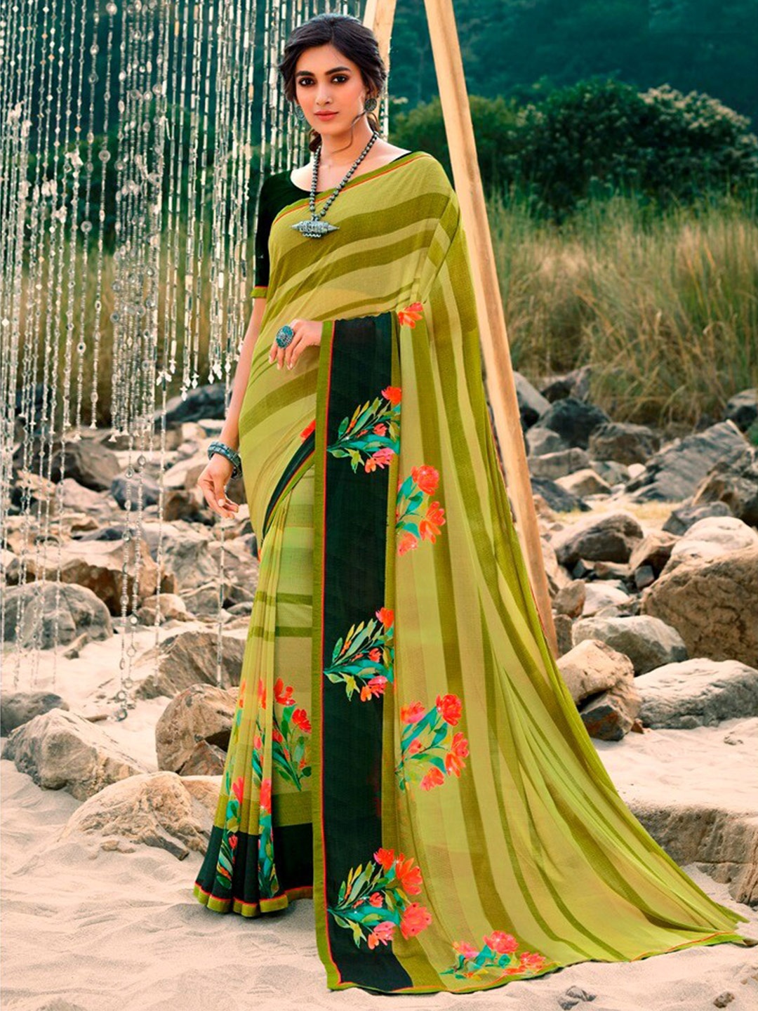

VAIRAGEE Floral Printed Saree, Olive