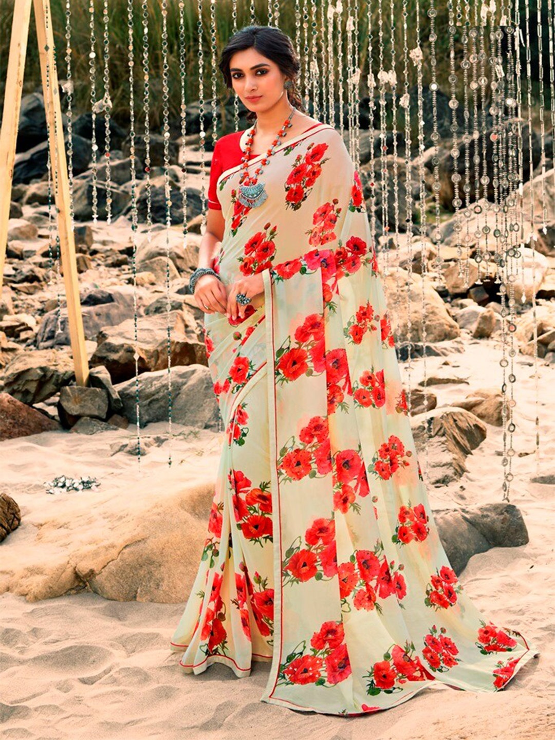 VAIRAGEE Floral Printed Saree, Off white