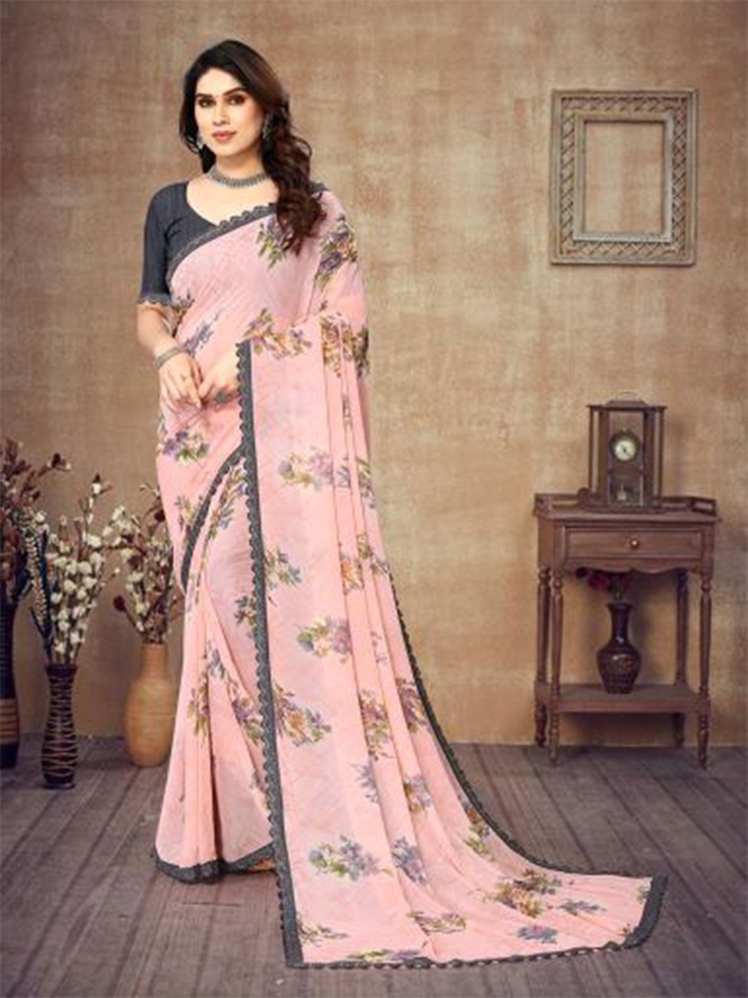 

VAIRAGEE Floral Printed Poly Georgette Saree, Peach