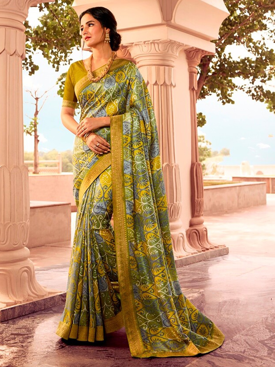 

VAIRAGEE Lime Ethnic Motifs Printed Zari Saree, Lime green