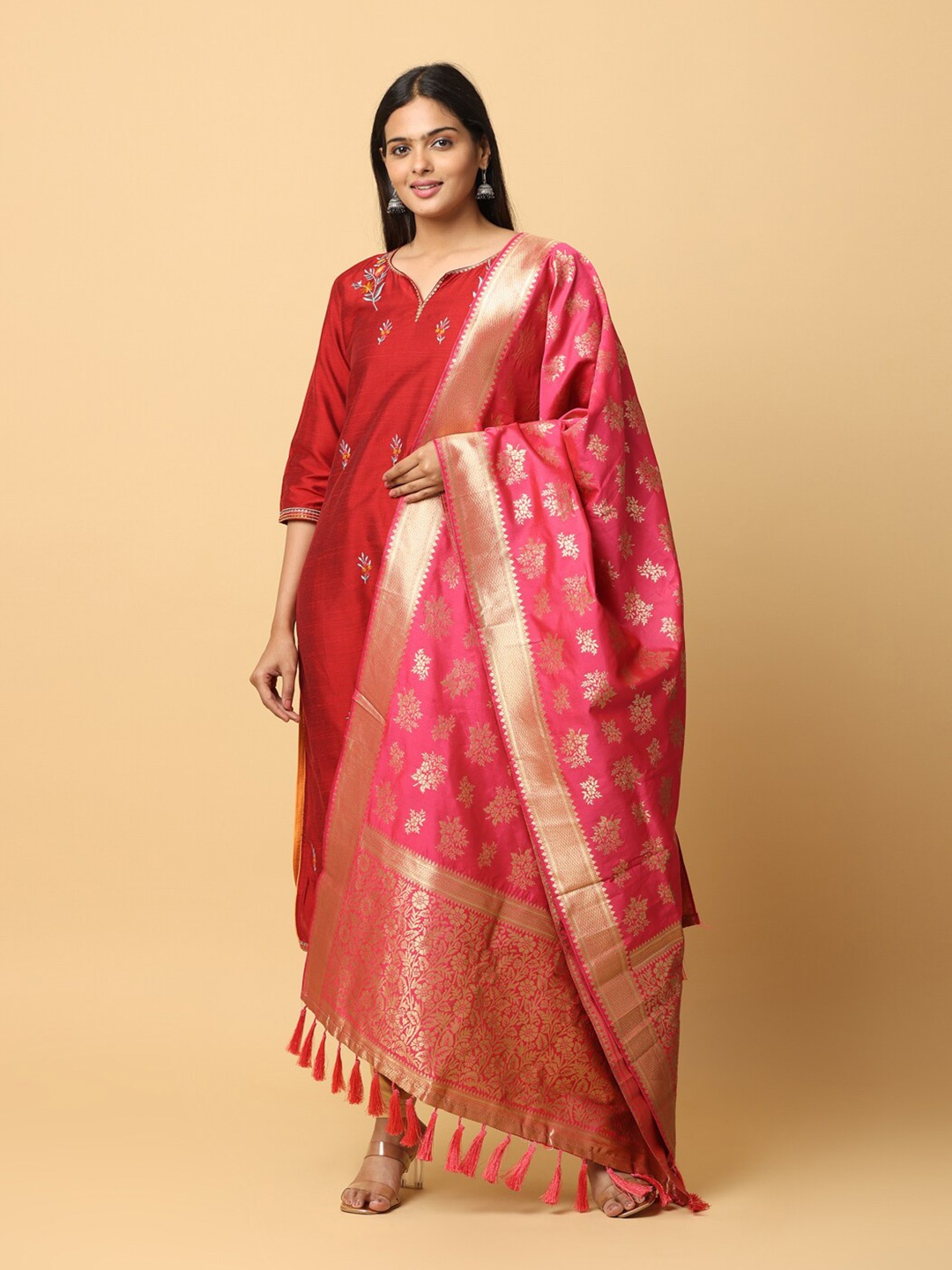 

VASTRANAND Floral Woven Design Tasselled Zari Dupatta, Pink