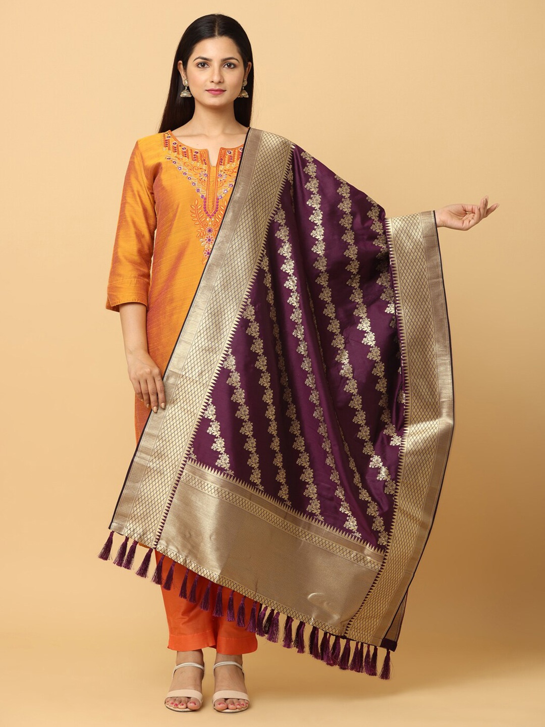

VASTRANAND Floral Woven Design Zari Dupatta, Burgundy