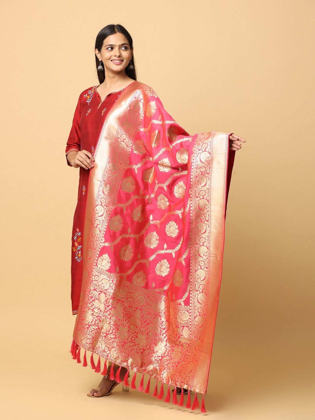 

VASTRANAND Floral Woven Design Zari Dupatta, Pink