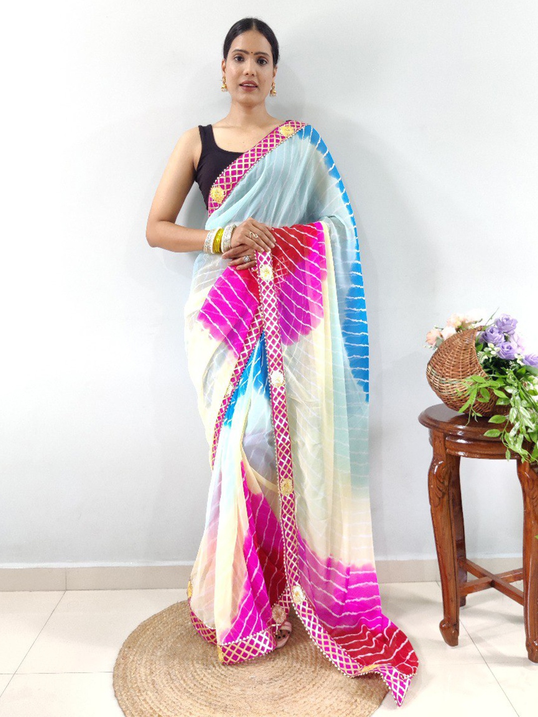 

VEERAX Leheriya Printed Gotta Patti Pure Georgette Ready to Wear Leheriya Saree, White