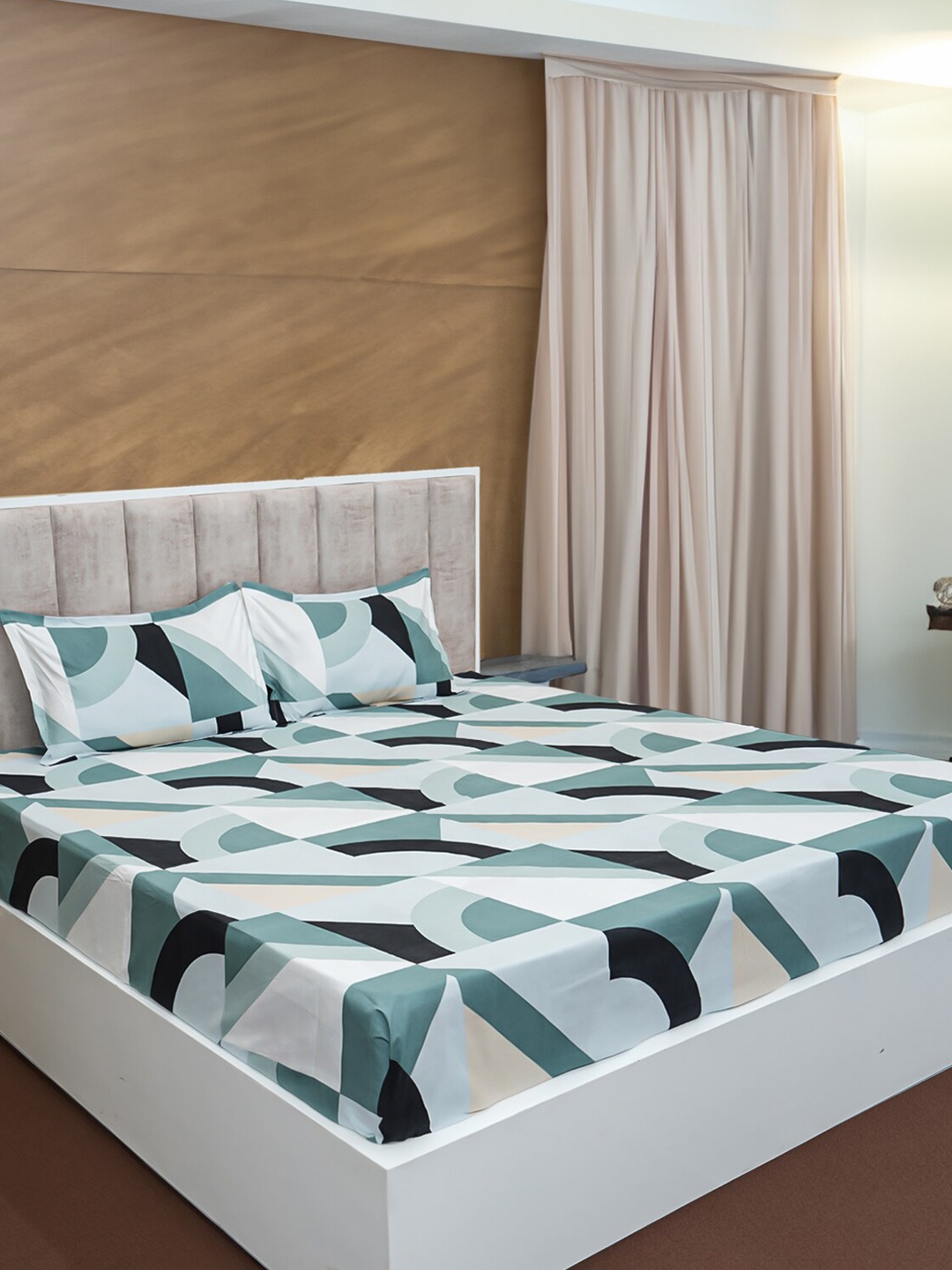 

BELLA TRUE Green Geometric Microfiber 210 TC Flat King Bedsheet With 2 Pillow Covers