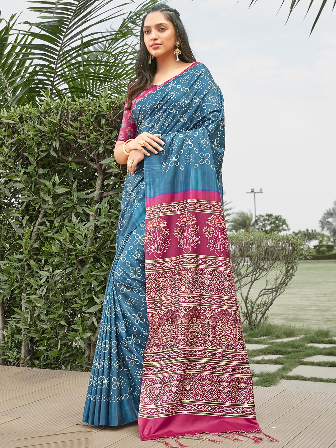 

Anouk Rustic Bandhani Printed Bandhani Saree, Blue