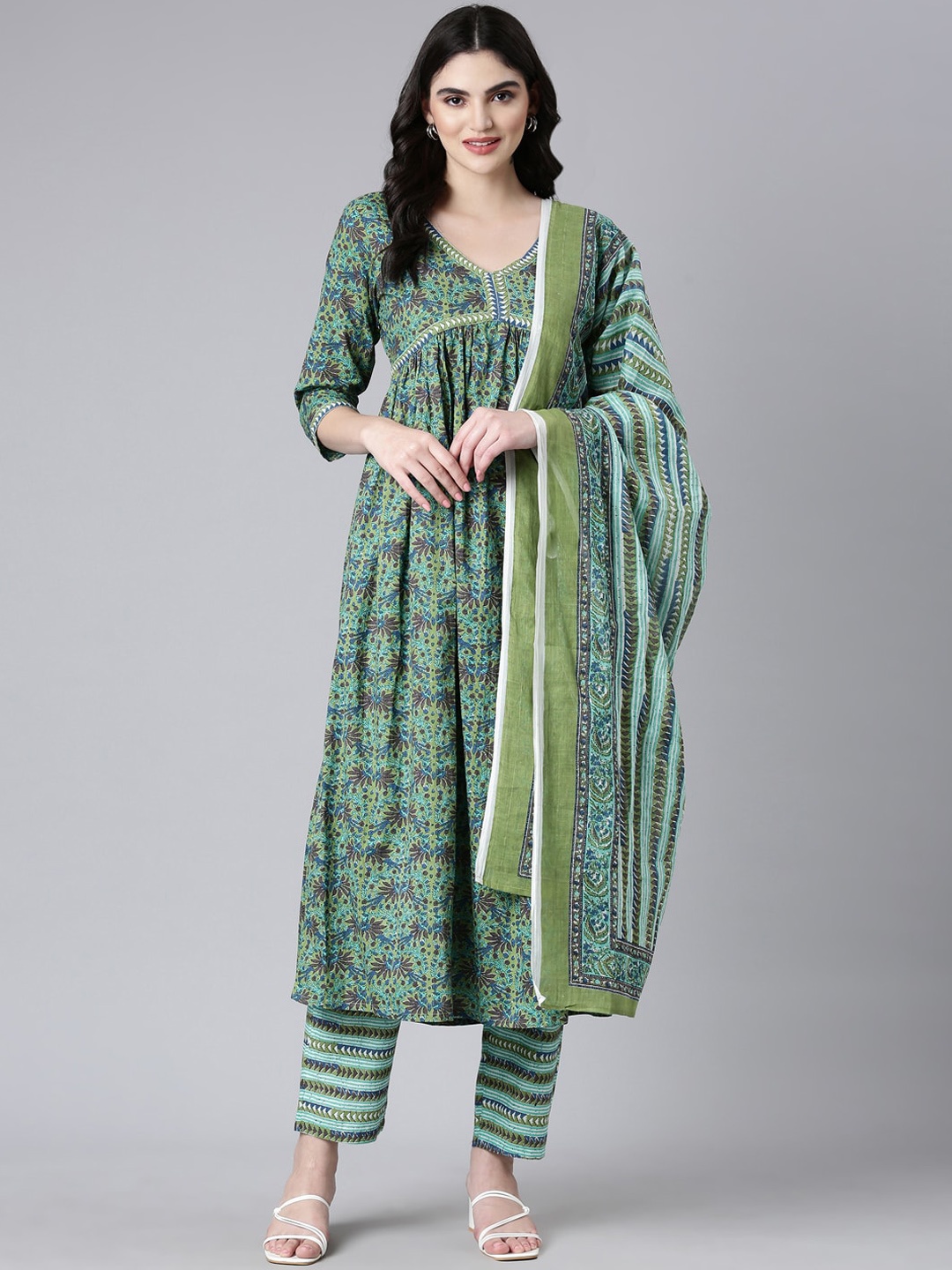 

KALINI Ethnic Motifs Printed Empire Pure Cotton Anarkali Kurta With Trousers & Dupatta, Green