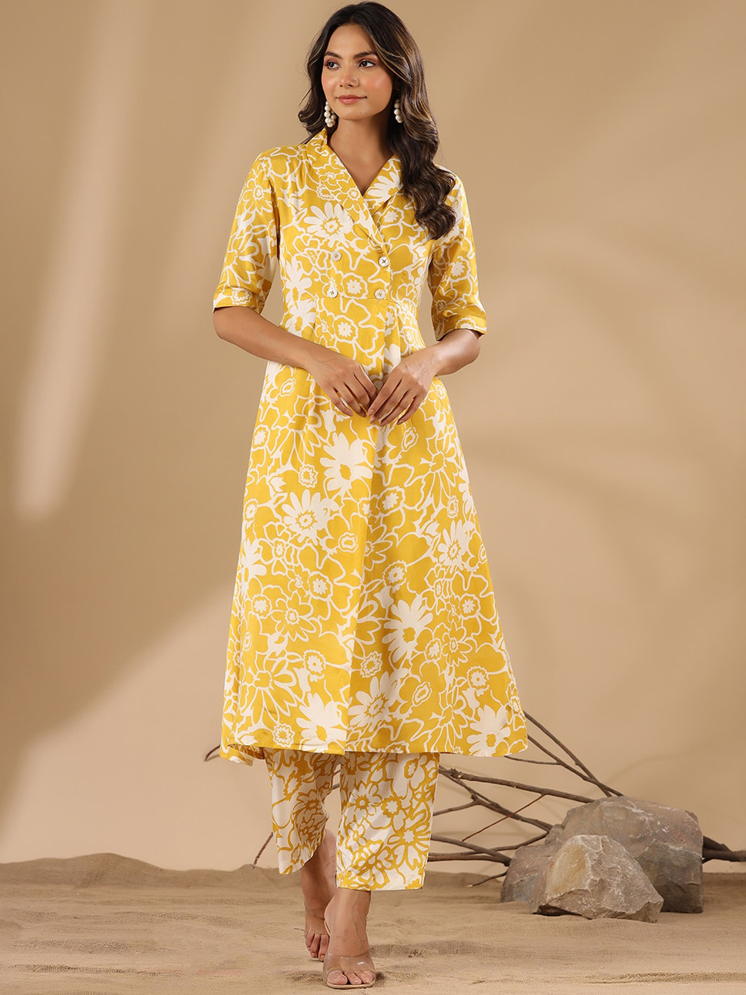 

PRATAP SONS Floral Printed Shirt Collar Pure Silk Kurta with Trousers, Yellow